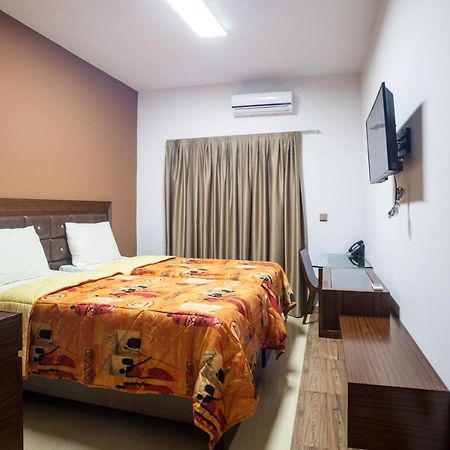 Wakola Hotel Cheikh Anta Dakar Exteriör bild
