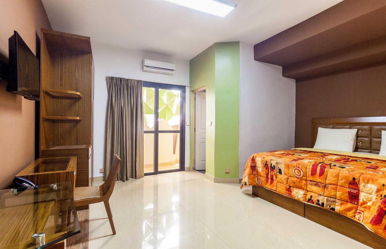 Wakola Hotel Cheikh Anta Dakar Exteriör bild