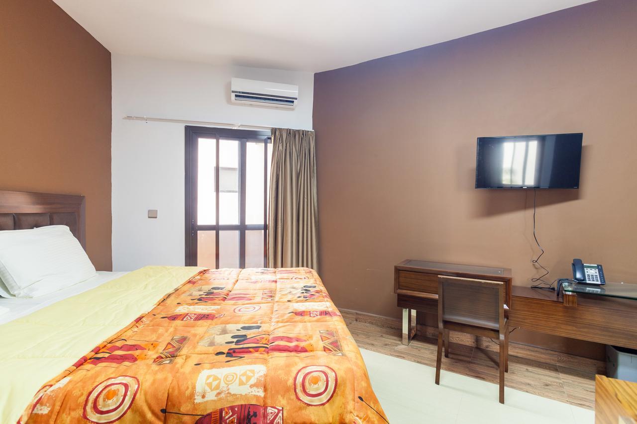 Wakola Hotel Cheikh Anta Dakar Exteriör bild