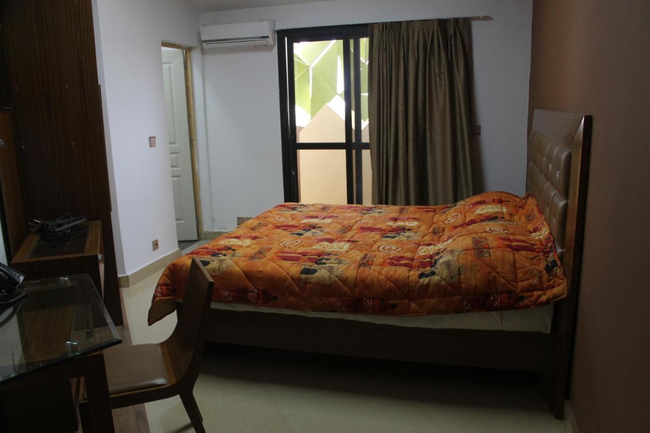 Wakola Hotel Cheikh Anta Dakar Exteriör bild